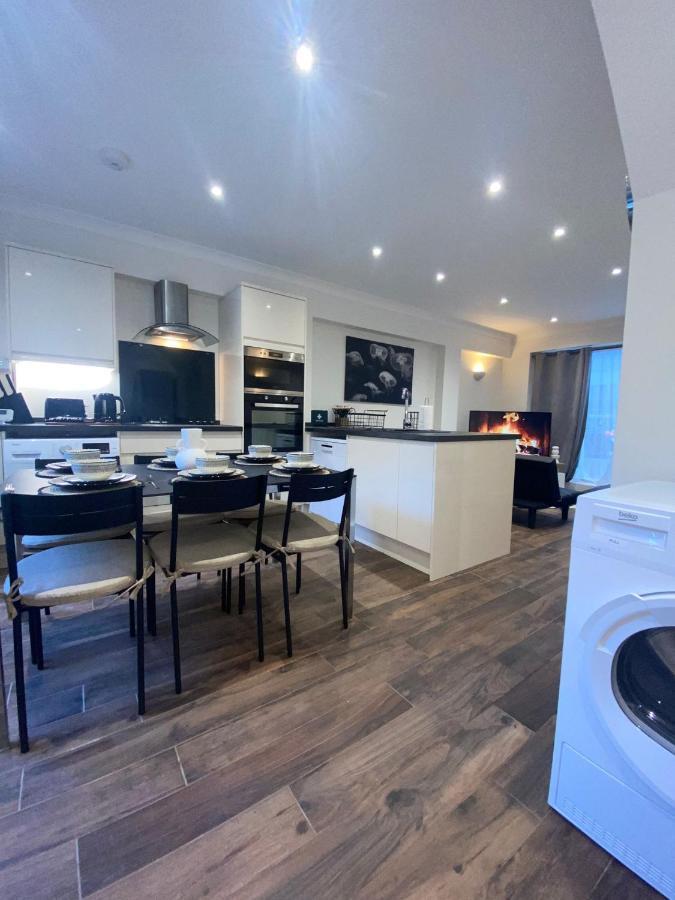 Central London, Jaccuzzi,Newbuild, 2 Bedrooms Two Baths Экстерьер фото